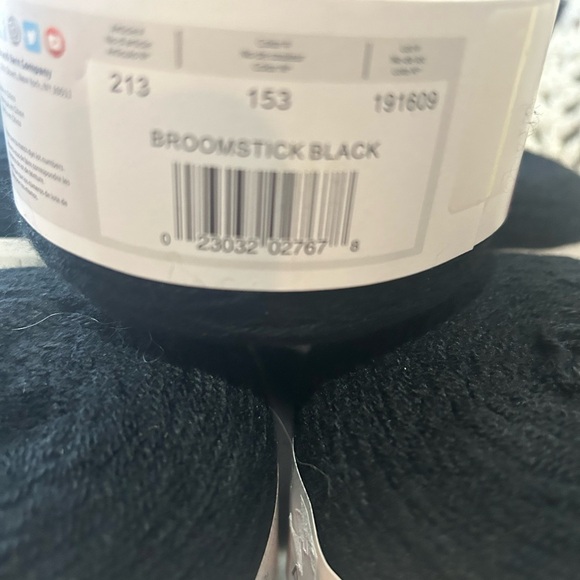 Yarn - Picture 3 of 4